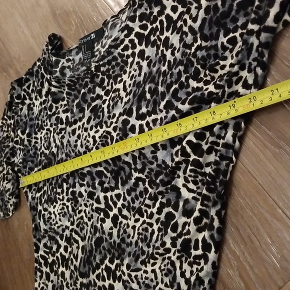 (S) Forever 21 100% Rayon Cheetah/Leopard Print ¾ Sleeve Casual Top Loungewear - Picture 5 of 8